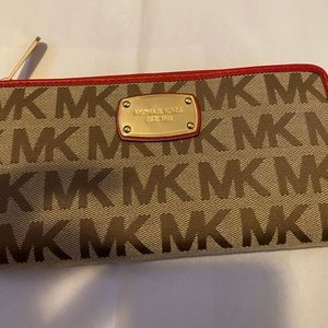 MK logo wallet